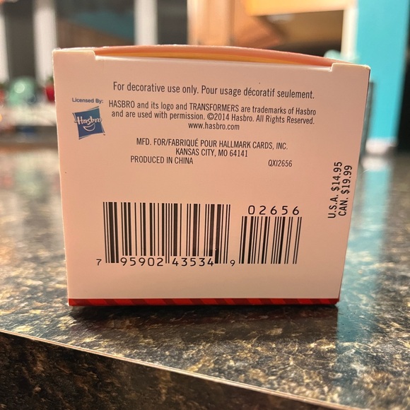 Hallmark Keepsake Transformers Action Figure - Red and Blue 2014 - Picture 2 of 5